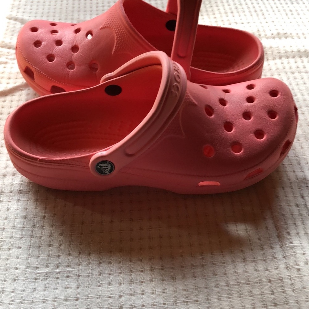 CROCS Women’s Pink size 8-9